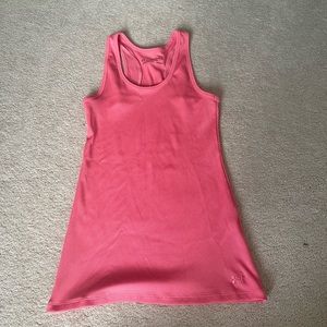 Under Armour fitted tank
